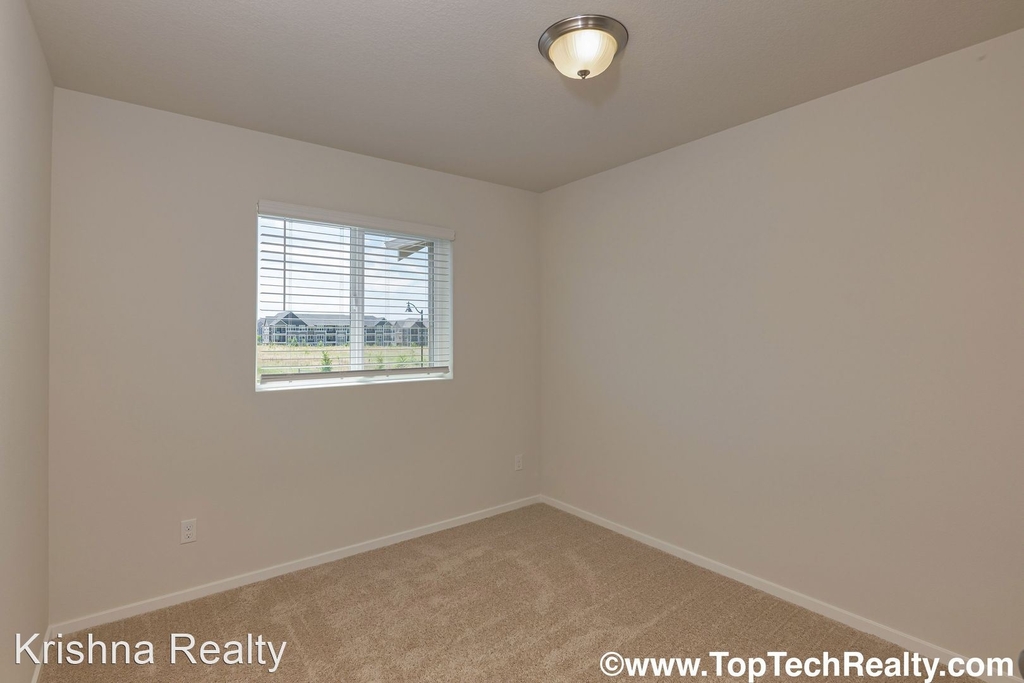 7296 Nw 164th Ave - Photo 13