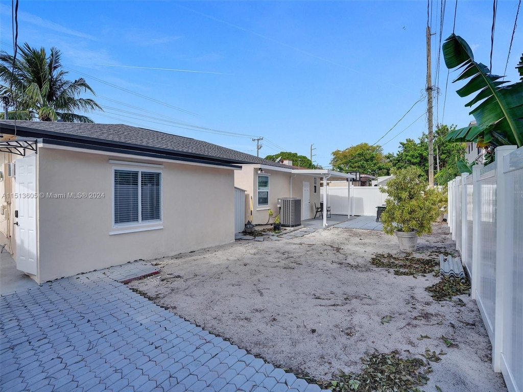 12031 Nw 5th Ave - Photo 46