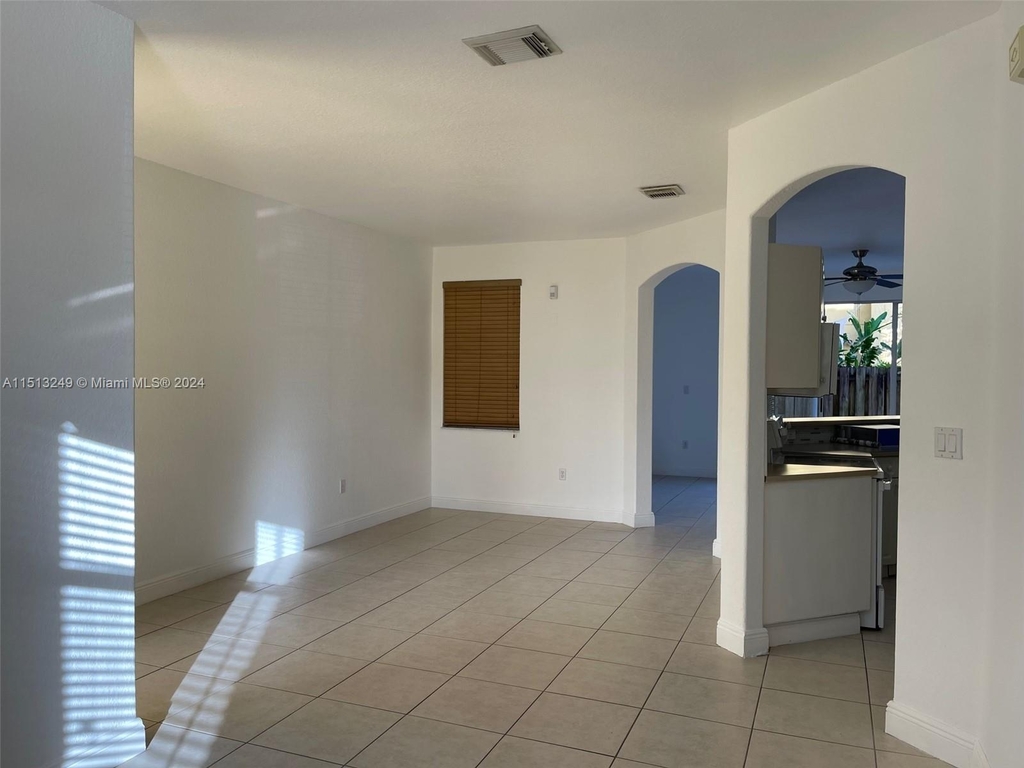 11413 Sw 137th Psge - Photo 2