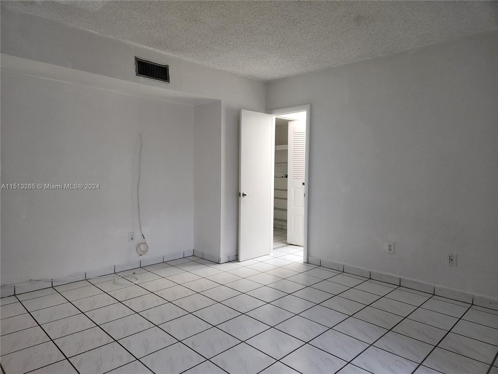 8401 Sw 107th Ave - Photo 5