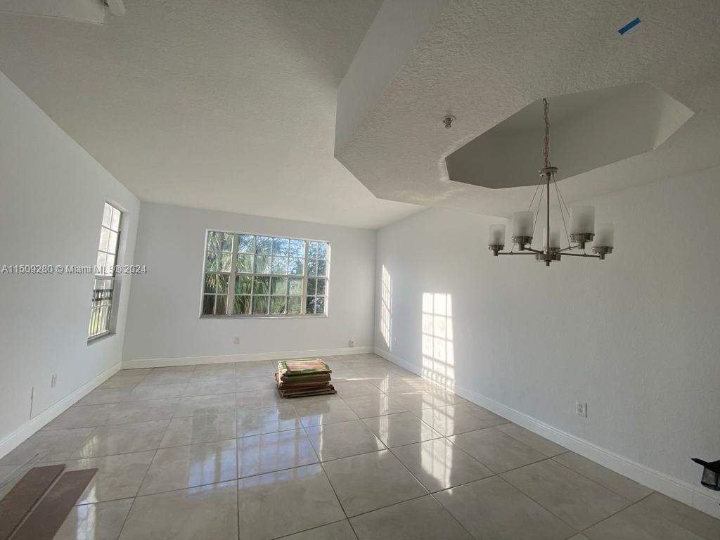 785 Sw 148th Ave - Photo 2