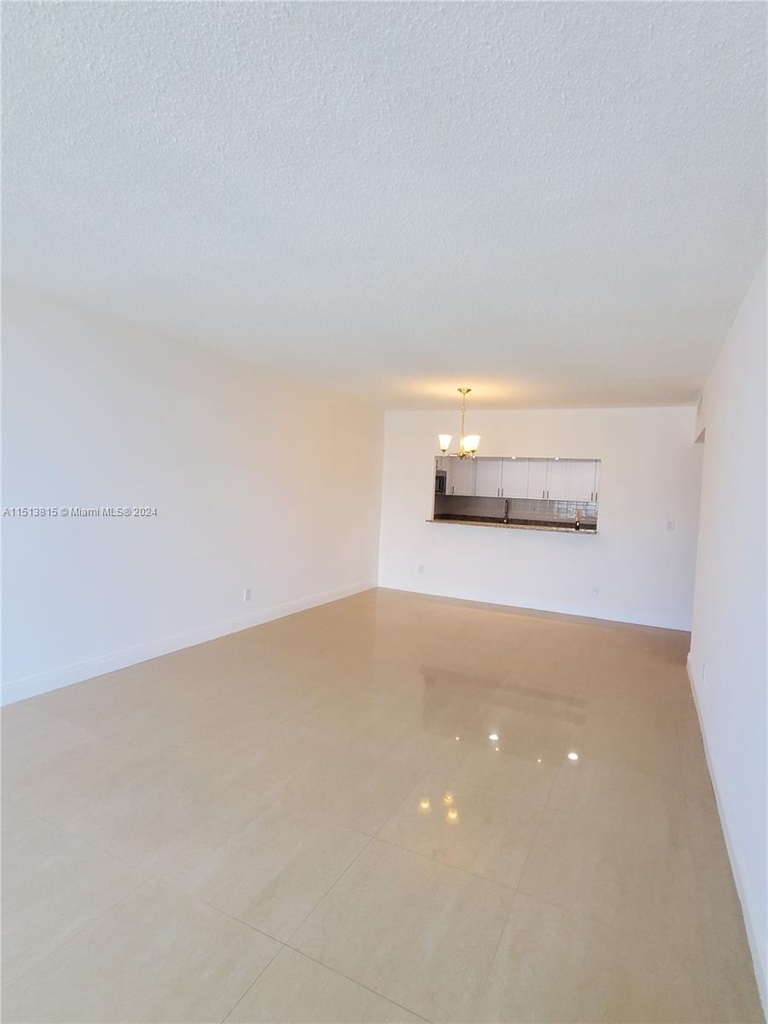 19380 Collins Ave - Photo 3