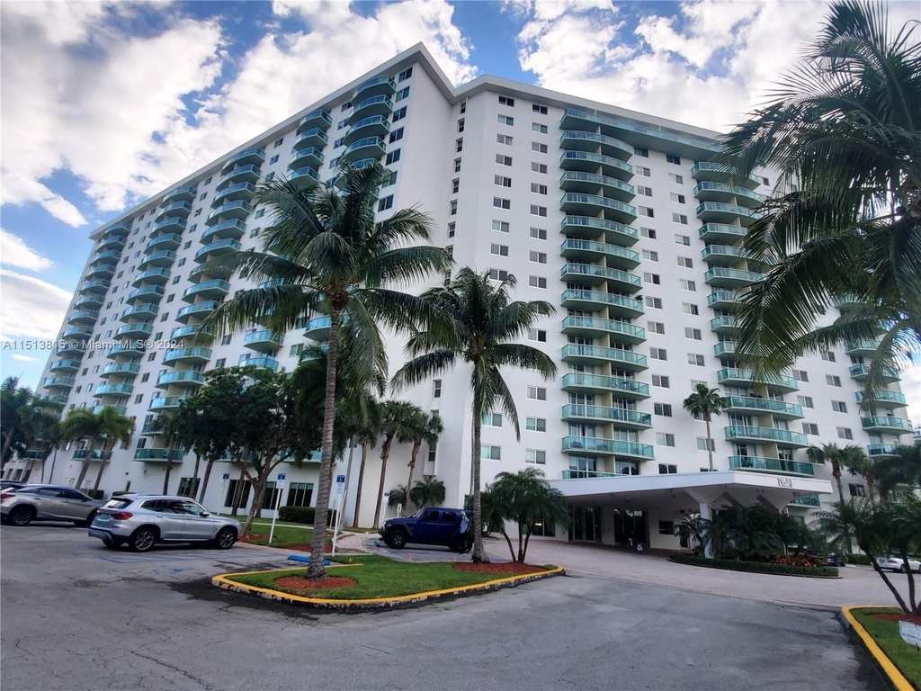 19380 Collins Ave - Photo 9