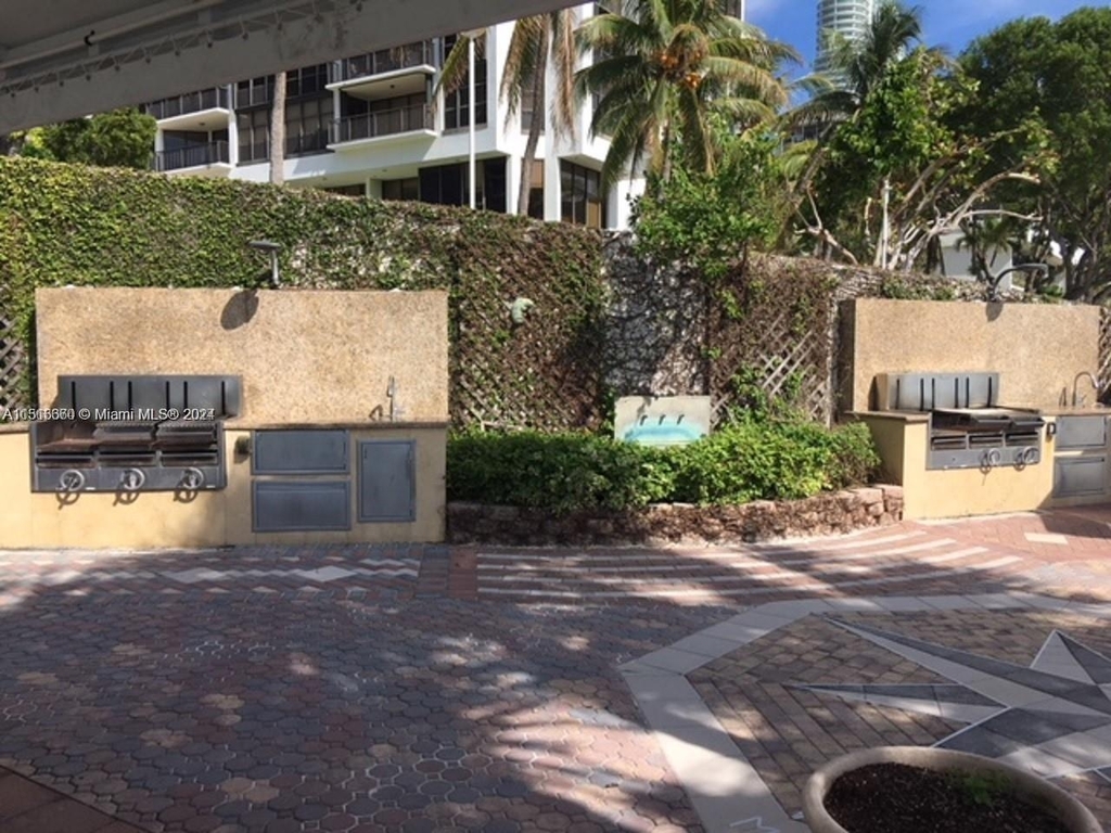 1901 Brickell Ave - Photo 23