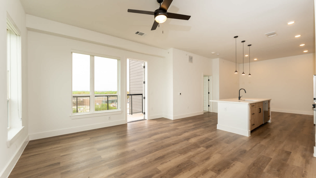 17727 Addison Road - Photo 6