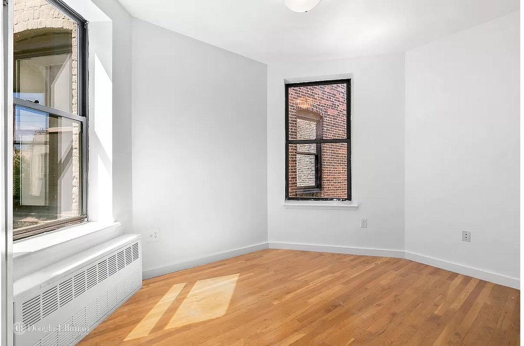 131 W 138th St - Photo 3