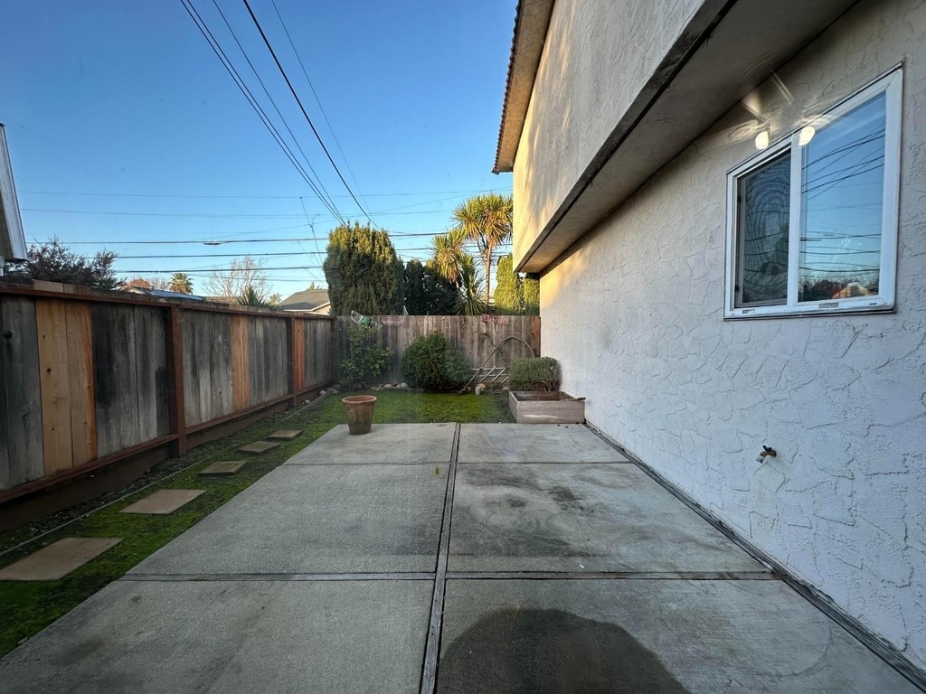 940 Laguna Ave - Photo 9