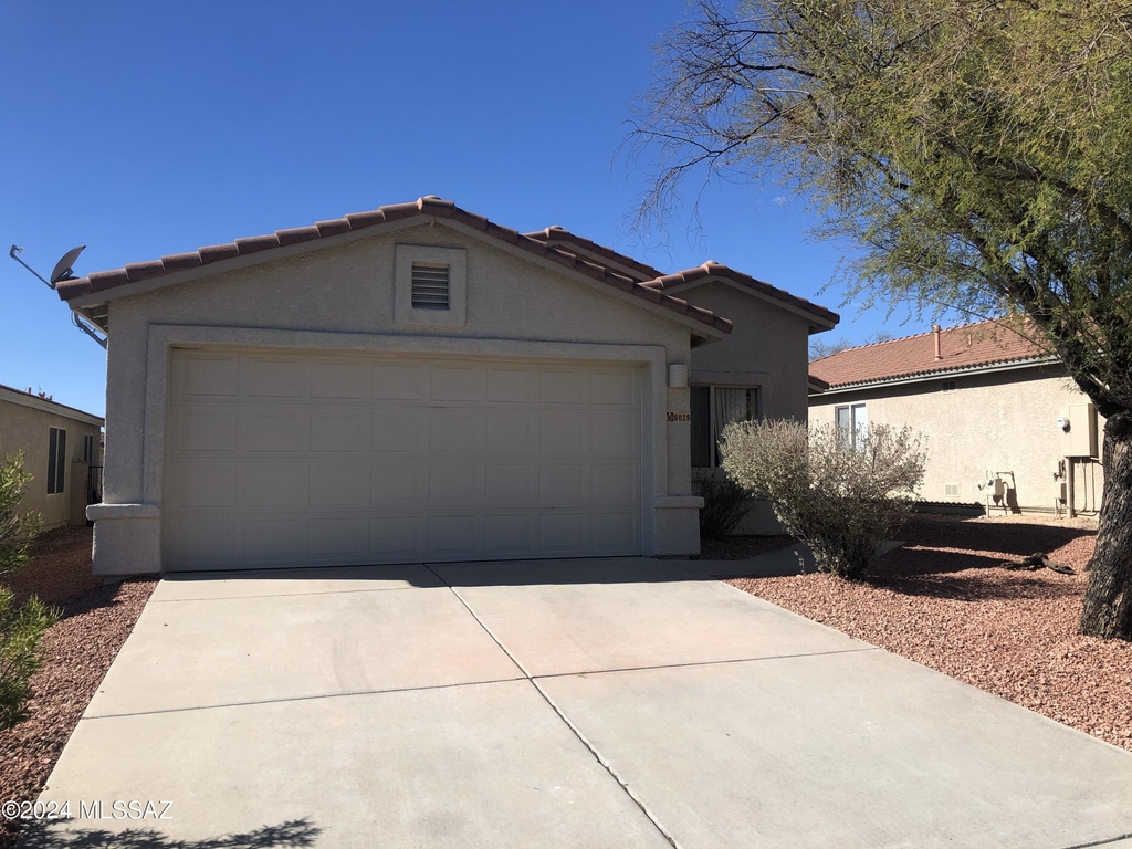 6039 N Panorama Park Drive - Photo 0