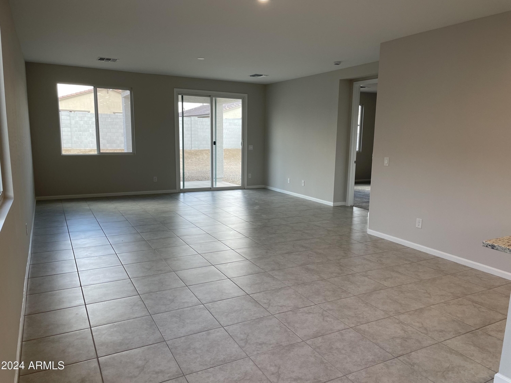 24620 W Mohave Street - Photo 2