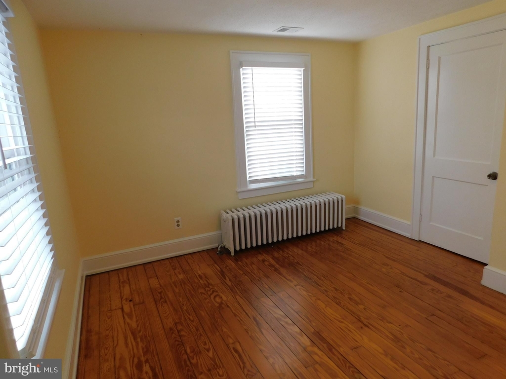 327 W Main Street - Photo 23