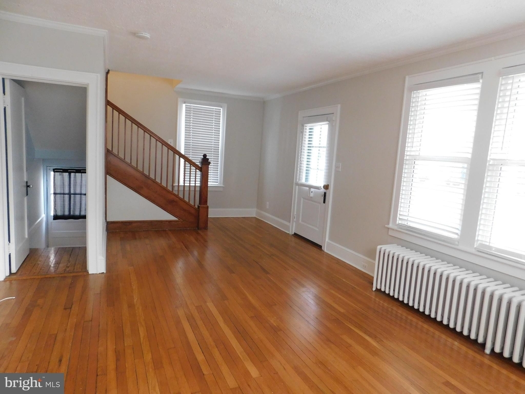 327 W Main Street - Photo 19