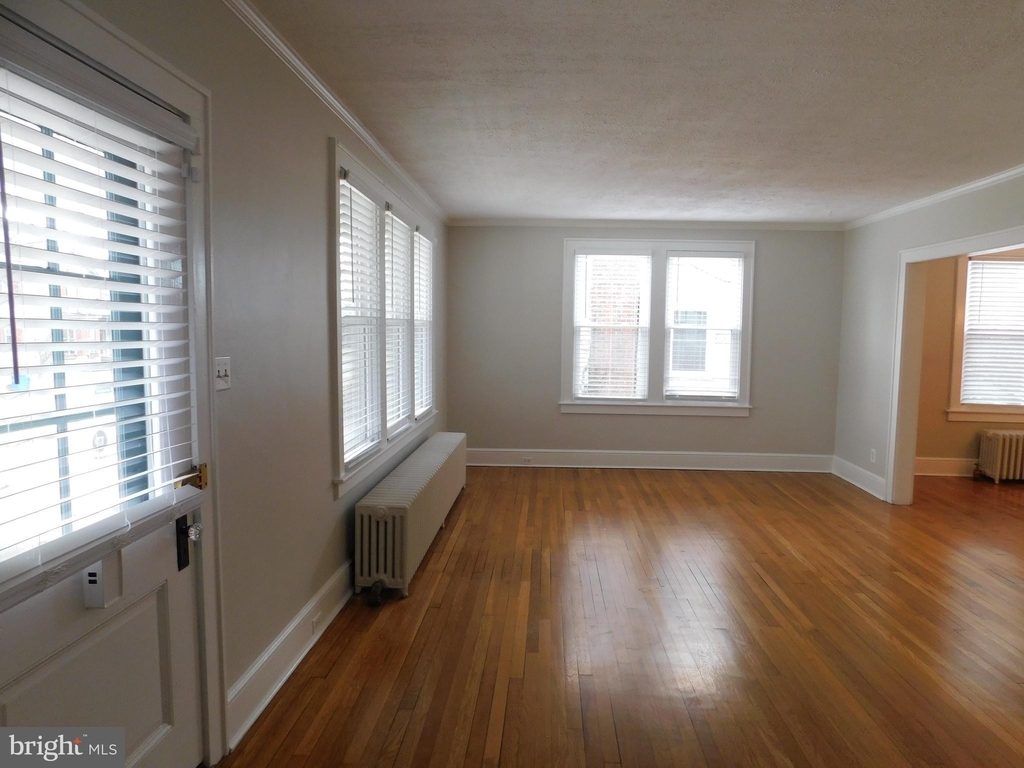 327 W Main Street - Photo 17