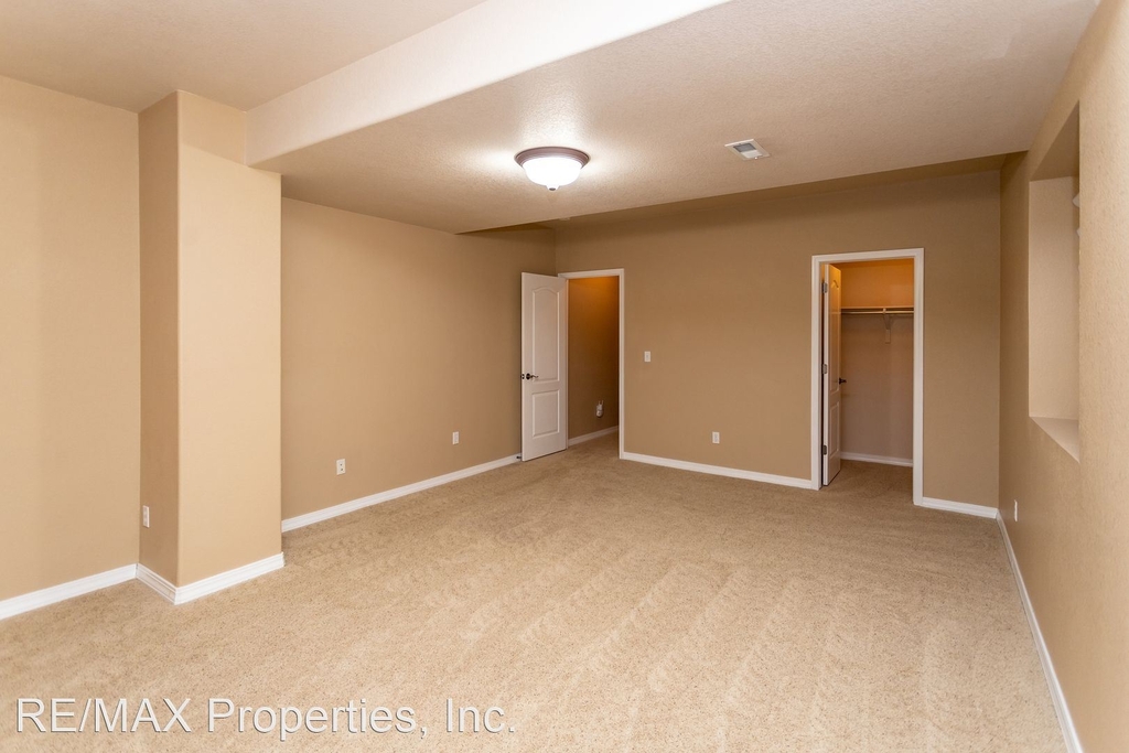 9922 Red Sage Drive - Photo 33