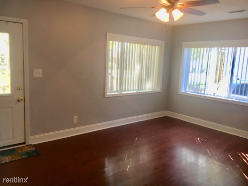 2605 Franklin Ave - Photo 1