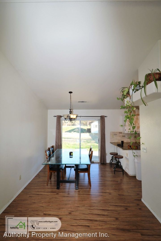 1567 Trumpet Drive - Photo 3