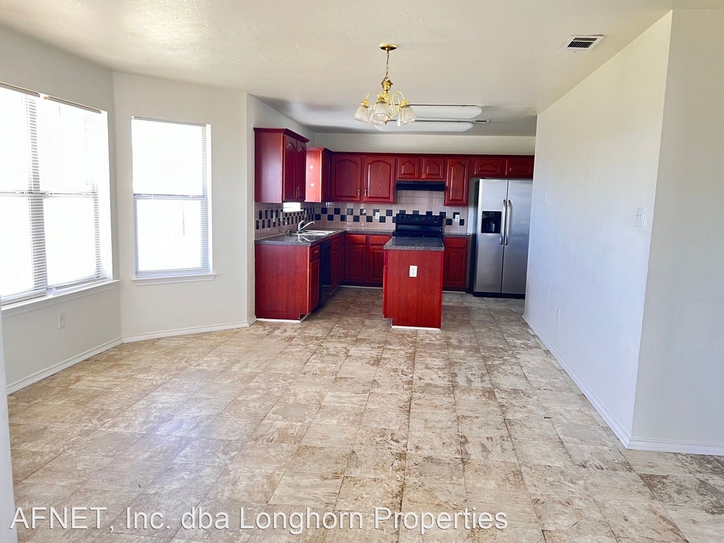 5301 Mesa Dr. - Photo 4