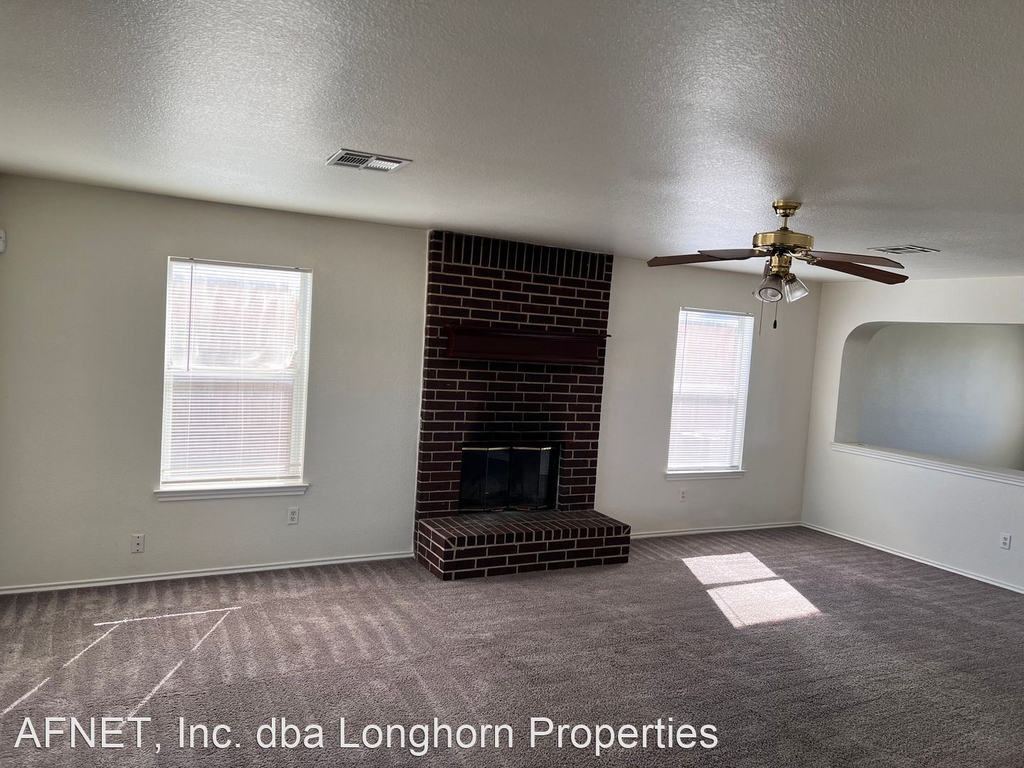 5301 Mesa Dr. - Photo 2