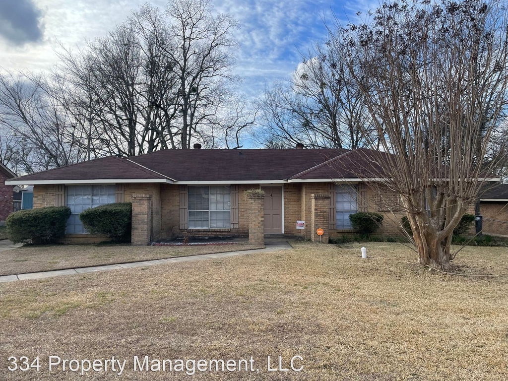 2108 E Aberdeen Road - Photo 1