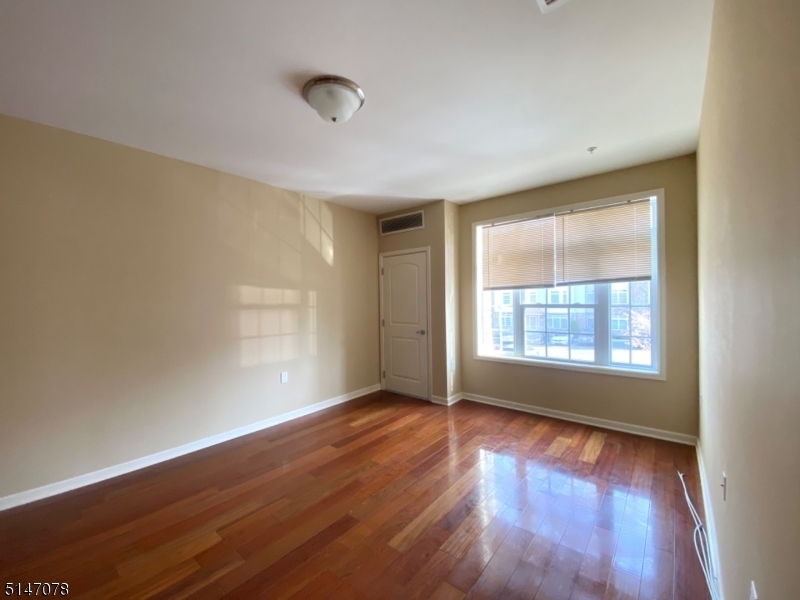 102 E Elizabeth Ave Unit 207 - Photo 14