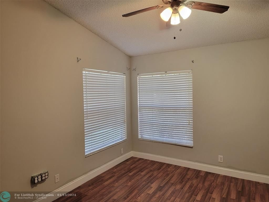 10445 Nw 8th Ct - Photo 11