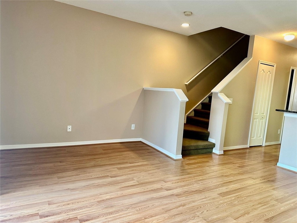 16304 Swan View Circle - Photo 15