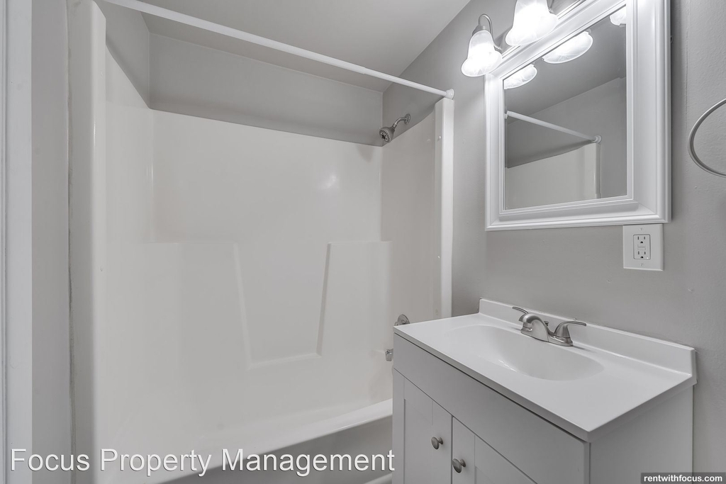 2260 Eastman Avenue - Photo 7