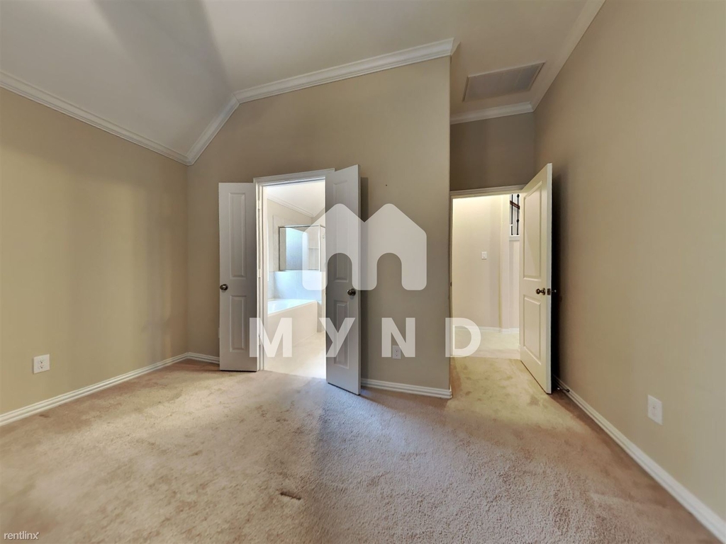 2925 Fox Ledge Ct - Photo 5