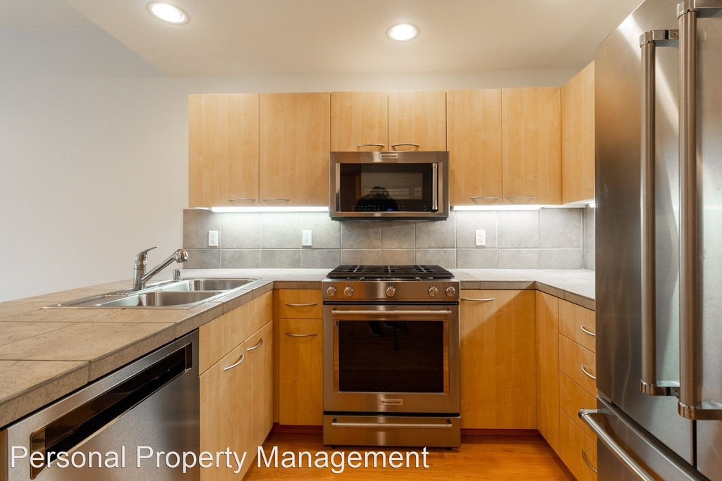 300 W 8th St - Unit 308 - Photo 8