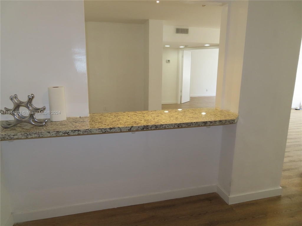 5700 Collins Ave - Photo 28