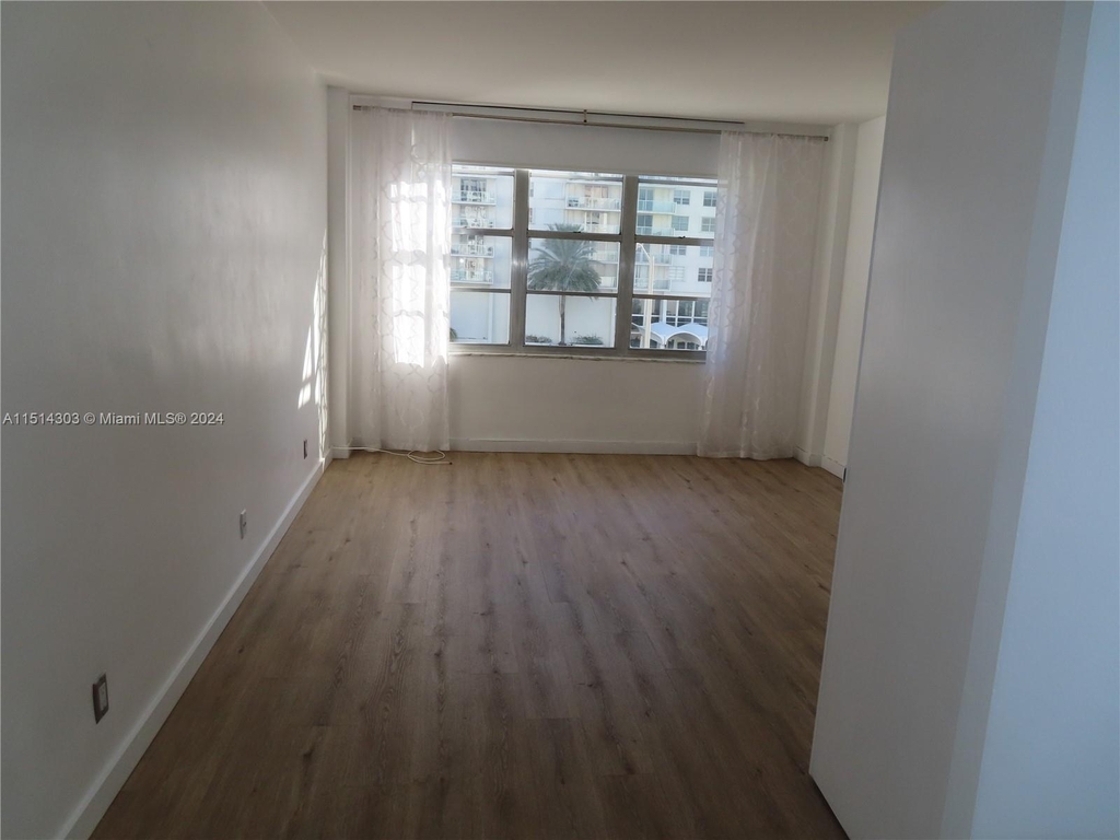 5700 Collins Ave - Photo 24