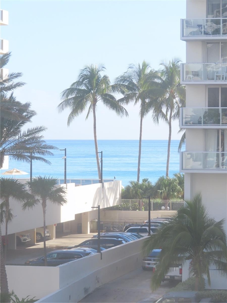 5700 Collins Ave - Photo 27