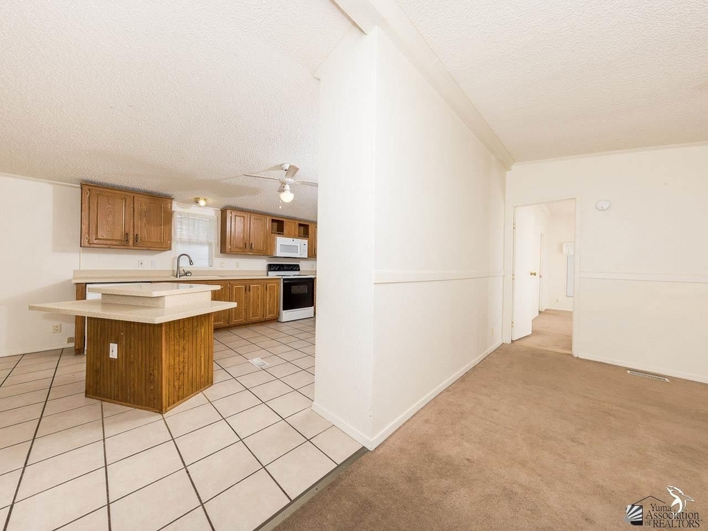 12736 E 46 St - Photo 6