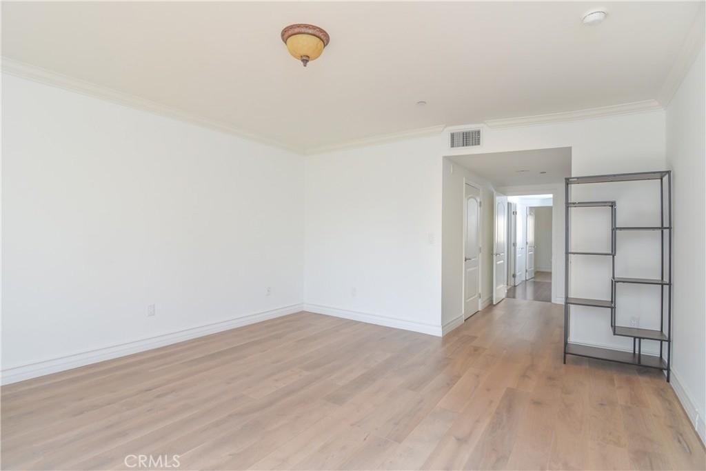 11911 Mayfield Avenue - Photo 28