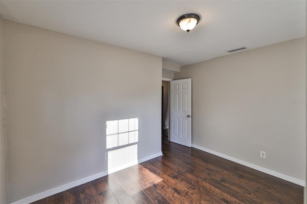 1105 E 28th Avenue - Photo 11