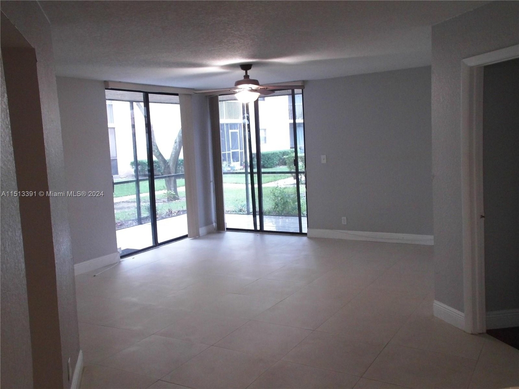 10501 W Broward Blvd - Photo 2