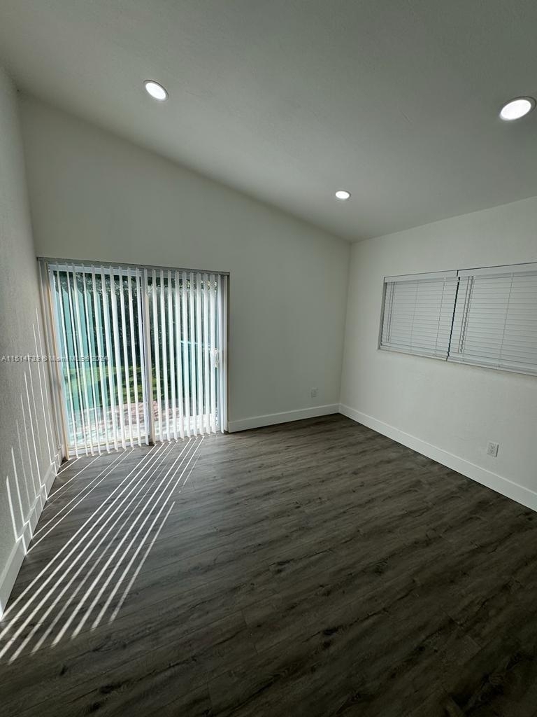 11912 Ne 10th Ave - Photo 18