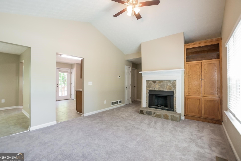 211 Villa Ridge - Photo 3