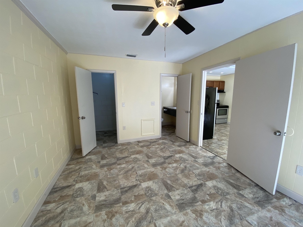 2241 W Pensacola Street - Photo 4