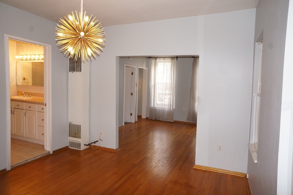 1408 N Bosworth Avenue - Photo 2