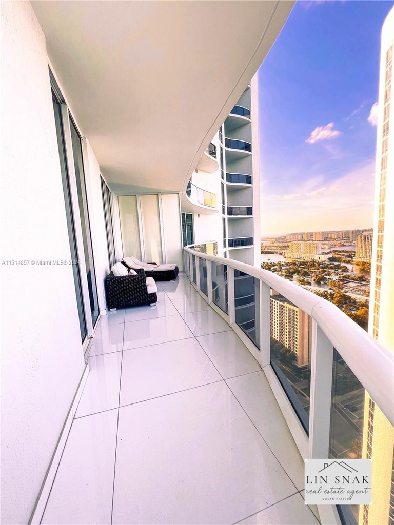 15811 Collins Ave - Photo 13