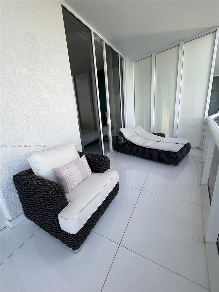 15811 Collins Ave - Photo 14