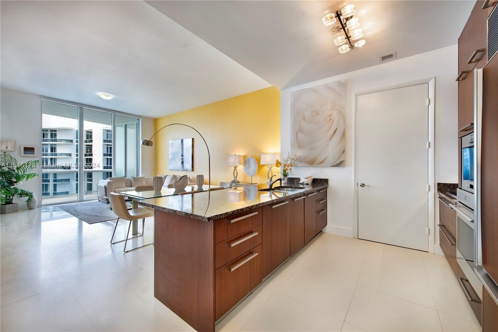 16001 Collins Ave - Photo 13