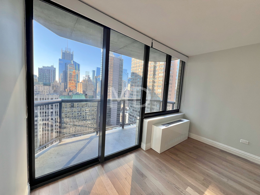 235 West 48th Street - Photo 5