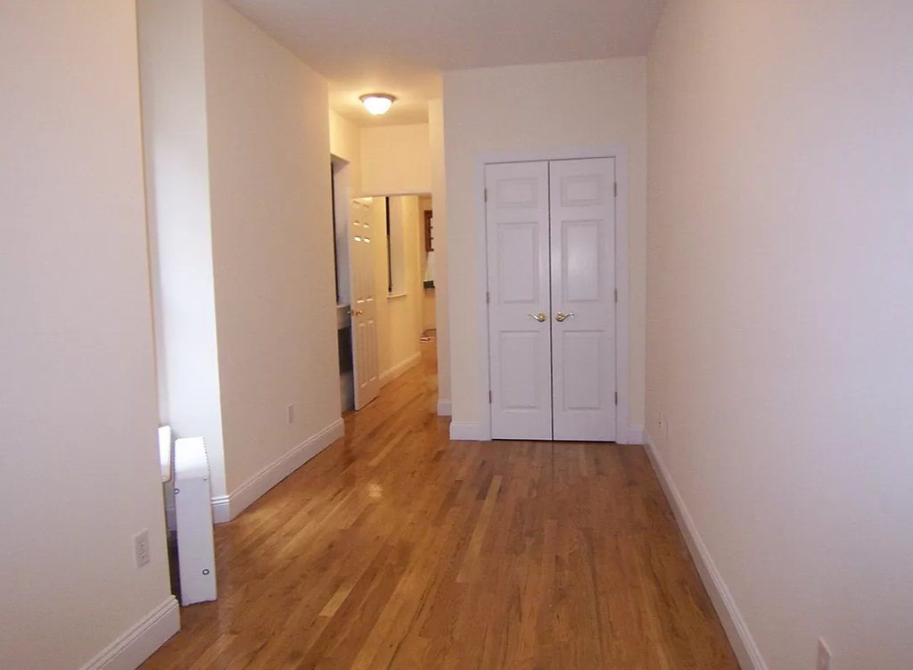 West 119th Street and Manhattan Ave - Photo 3