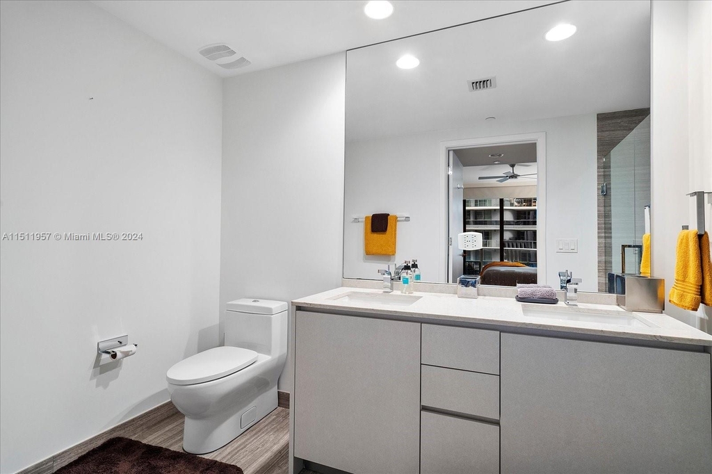 1010 Brickell Ave - Photo 20