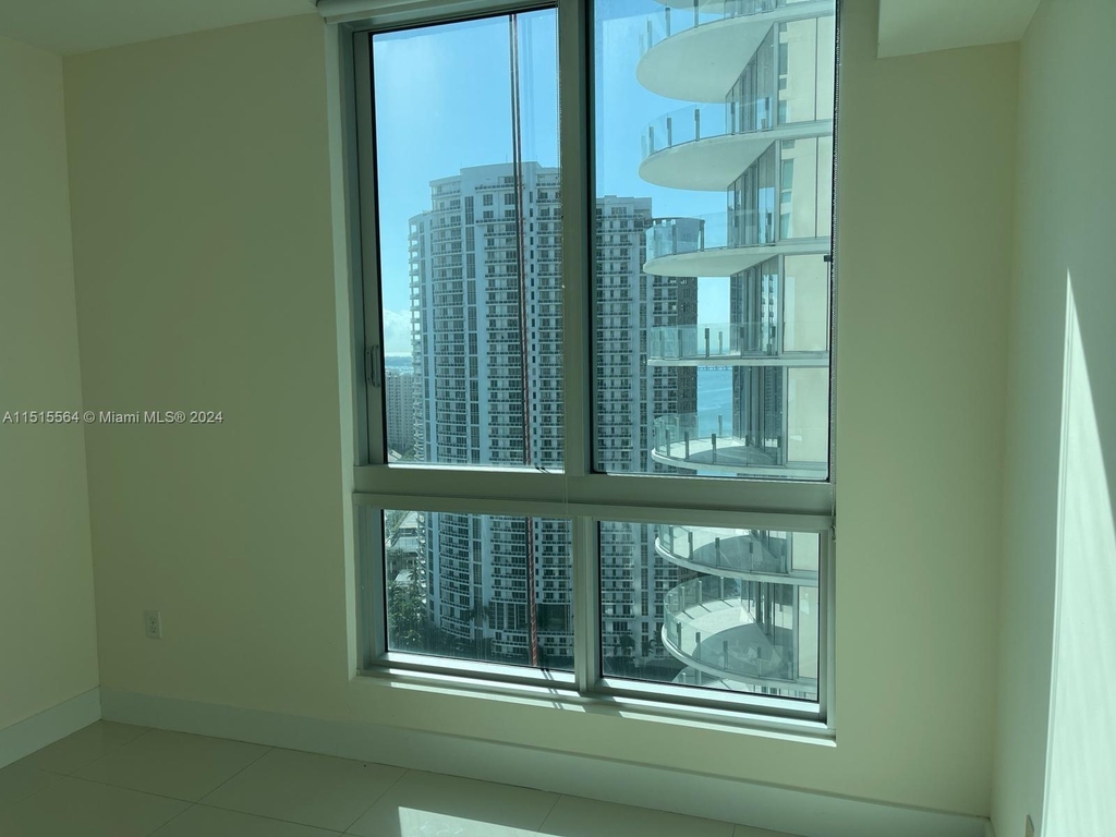 300 S Biscayne Blvd - Photo 11