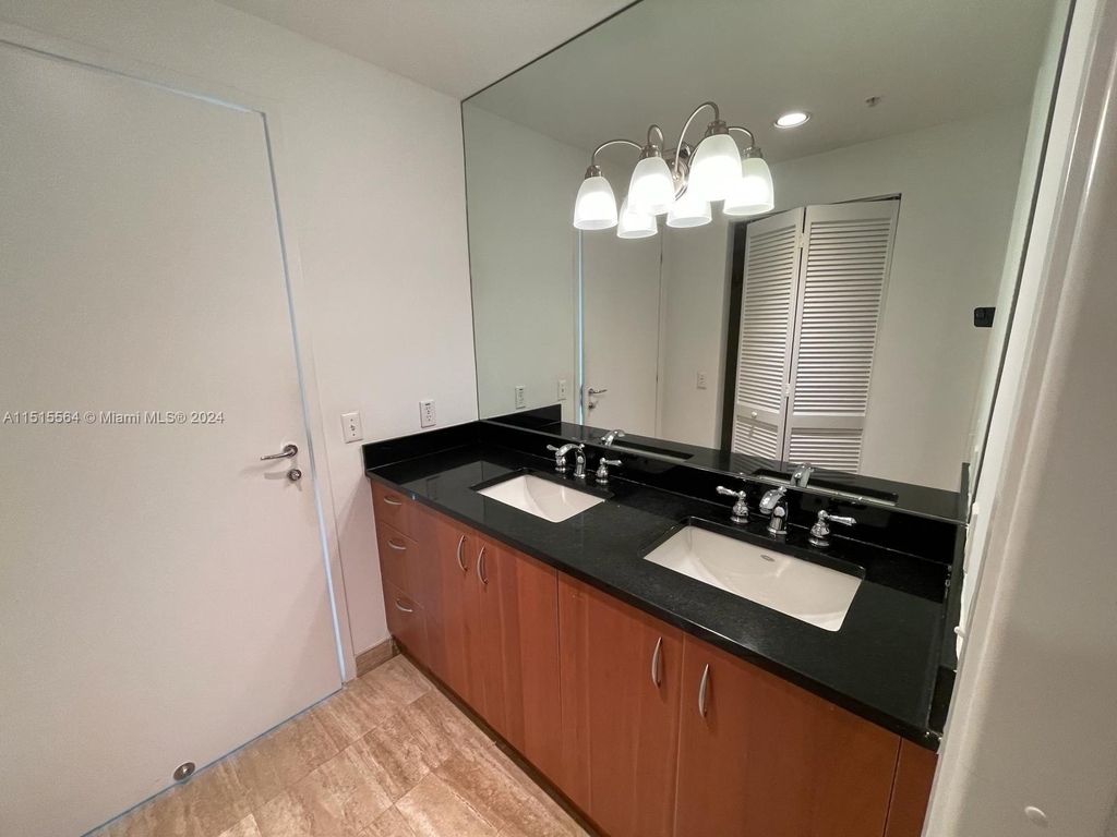 300 S Biscayne Blvd - Photo 13