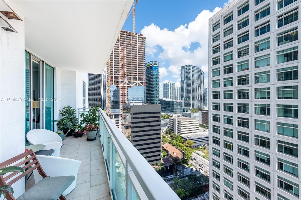 950 Brickell Bay Dr - Photo 1