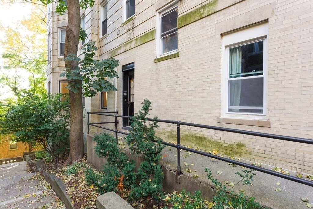 89 Masson Terrace - Photo 8