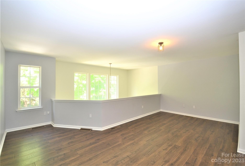 1281 E Woodlawn Road - Photo 15